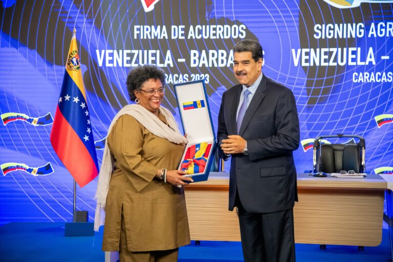 La Premier ministre de la Barbade appelle à une désescalade du conflit au Venezuela