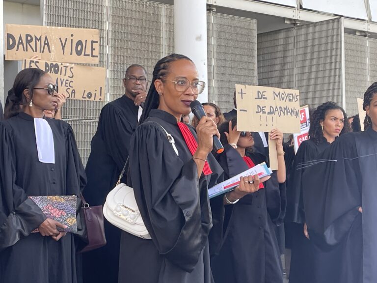 Projet de loi “SURE” : Pourquoi le gouvernement veut s’inspirer de la justice américaine ?