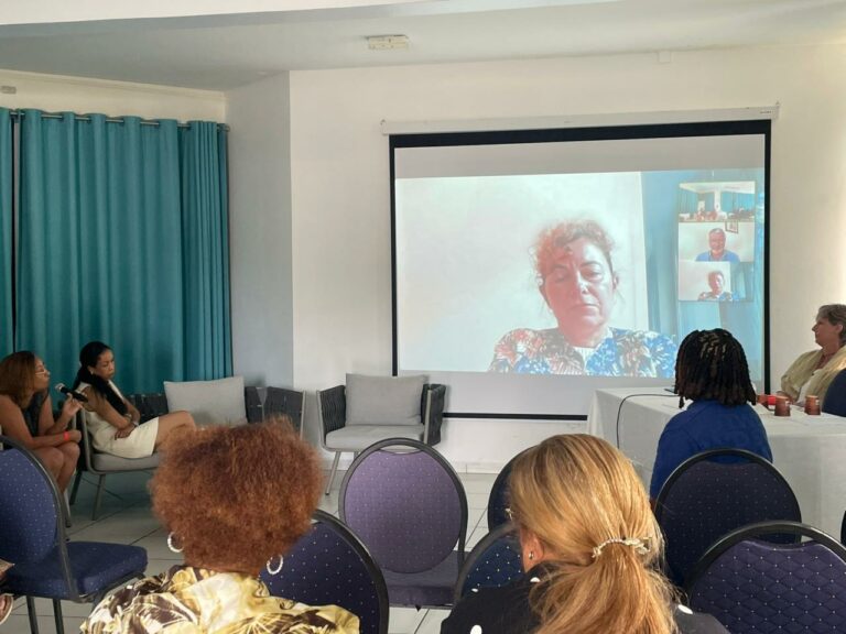 Face au vieillissement, les infirmiers libéraux veulent adapter les soins